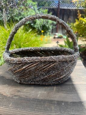 Vintage Small Folk Primitive Ice Sparkle Pellet Twig Stick Handle Basket